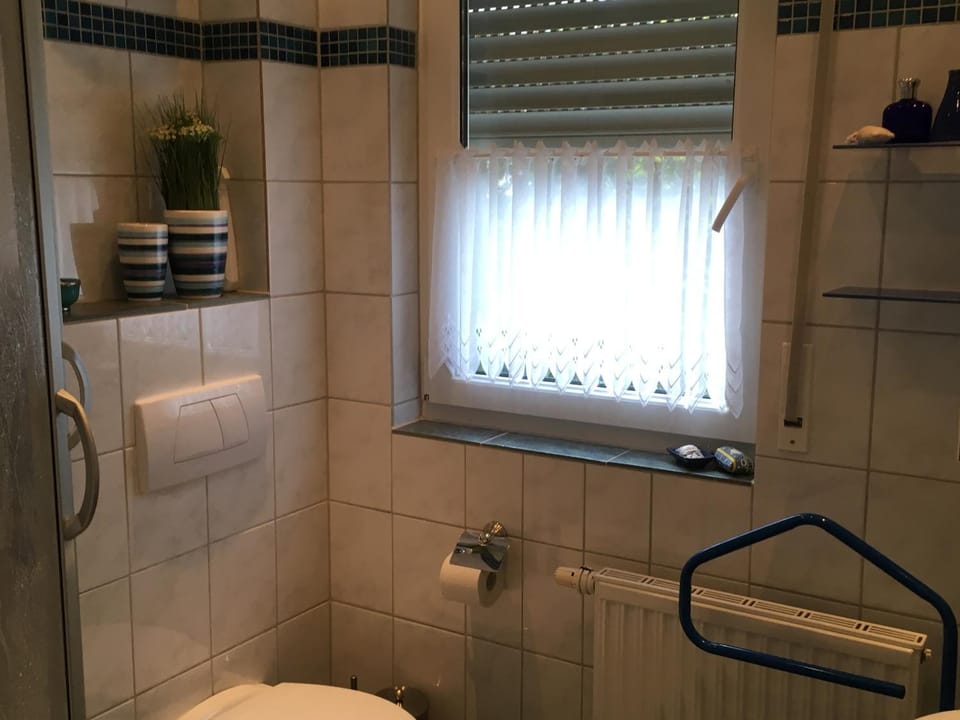 Bathroom, Decorative detail