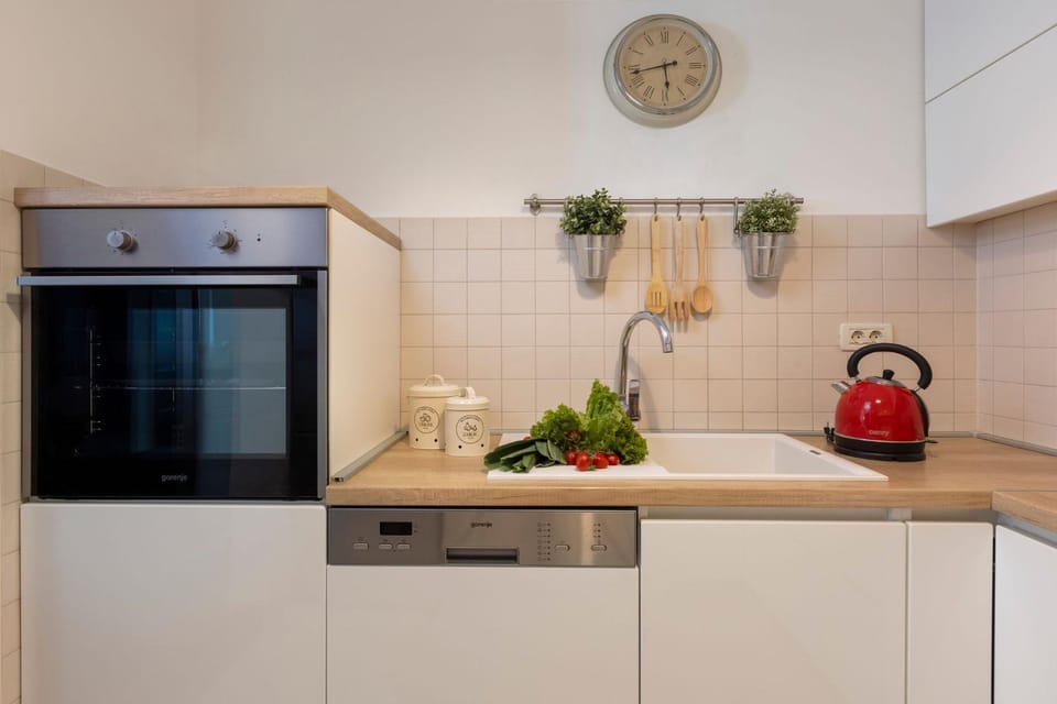 Coffee/tea facilities, pet friendly, stove, kitchen