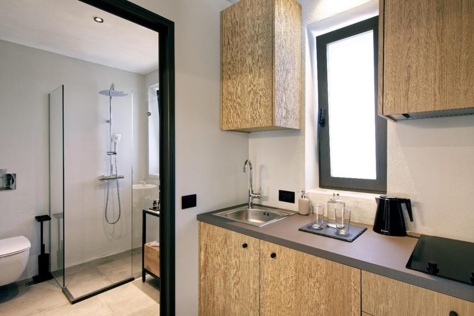 Property building, Bathroom, kitchen
