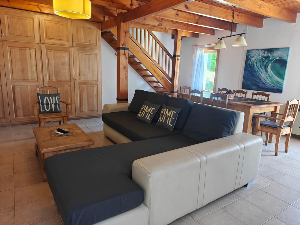 TV and multimedia, Living room, Dining area