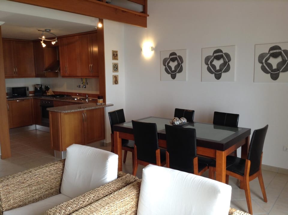 Dining area, Communal kitchen