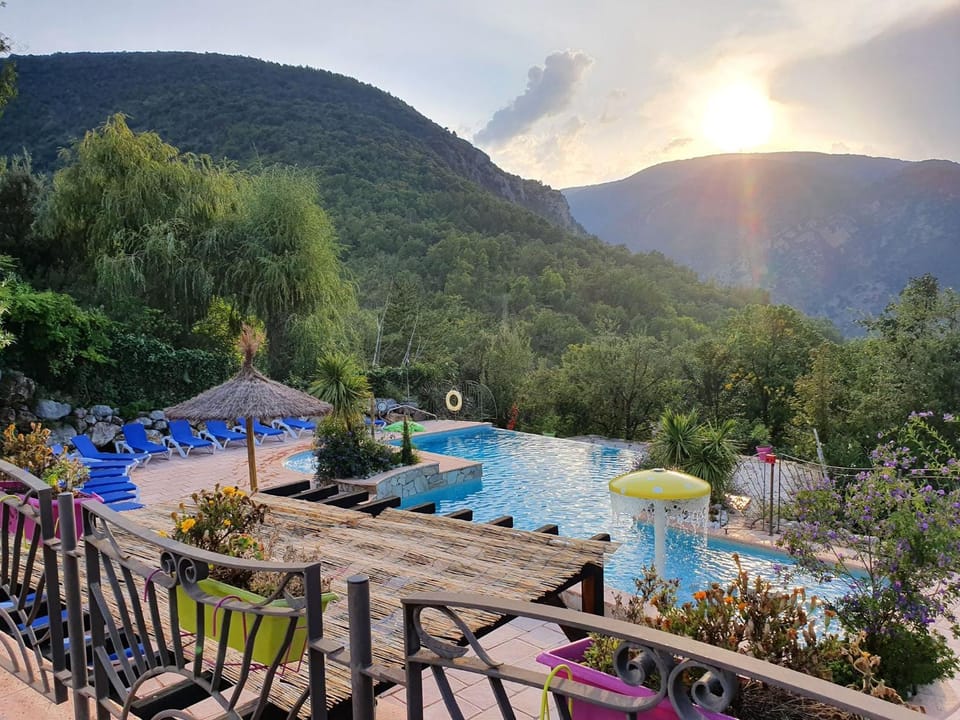 Swimming pool