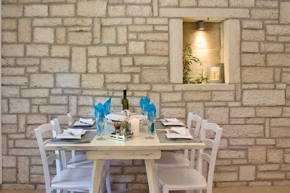 Decorative detail, Dining area