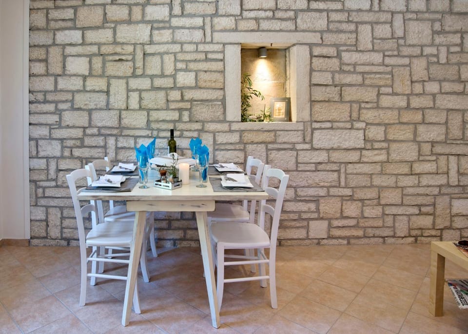 Decorative detail, Dining area
