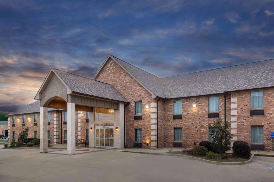 Property building, On site, Time of day, Sunset