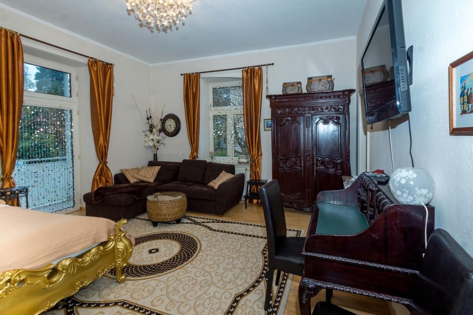 Living room, Bedroom