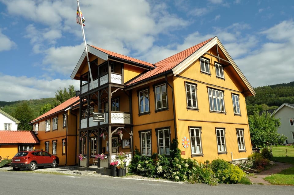 Facade/entrance