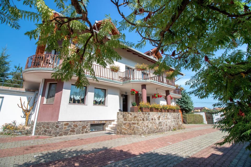 Property building, Garden, Mountain view