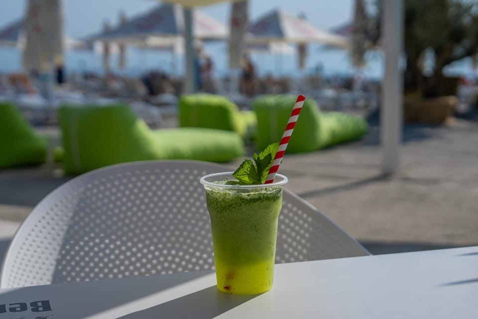 Lounge or bar, Drinks