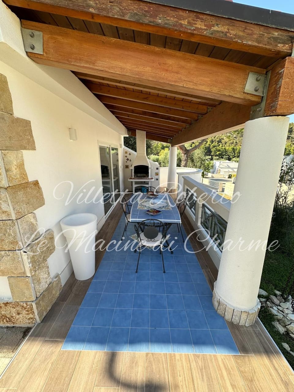 Property building, Patio, Dining area, Lunch