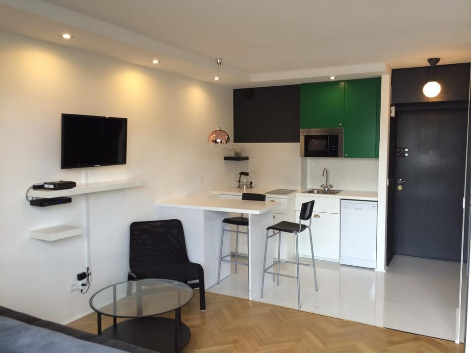 Kitchen or kitchenette, Living room