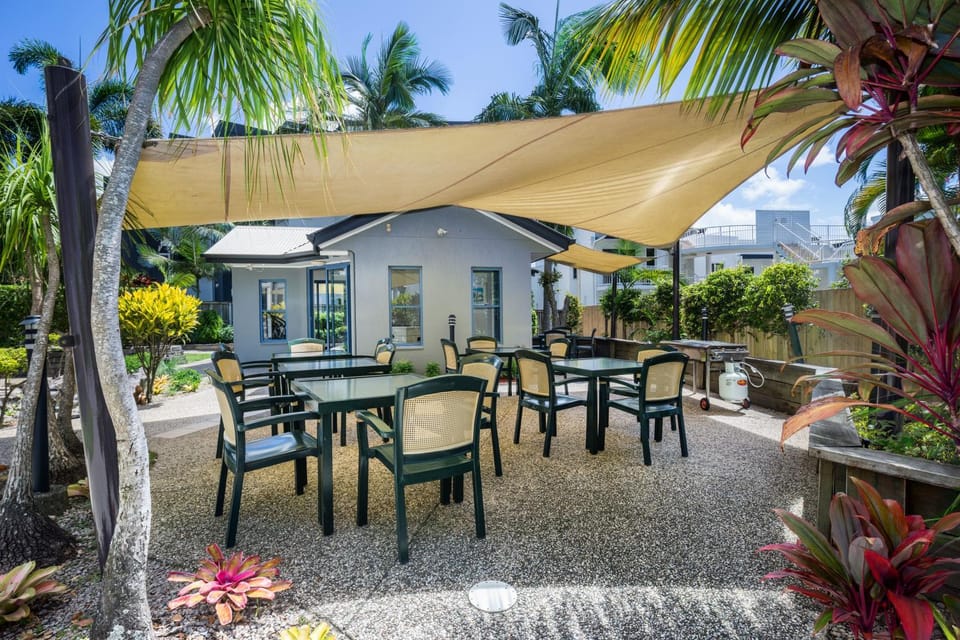 BBQ facilities, Dining area