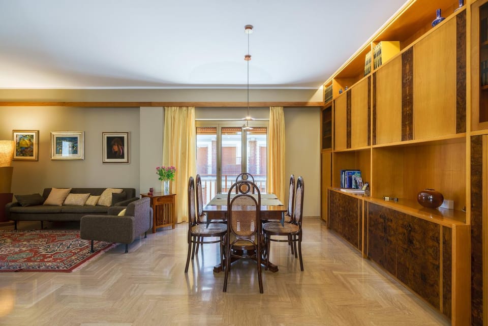 Living room, Photo of the whole room, Seating area, Dining area