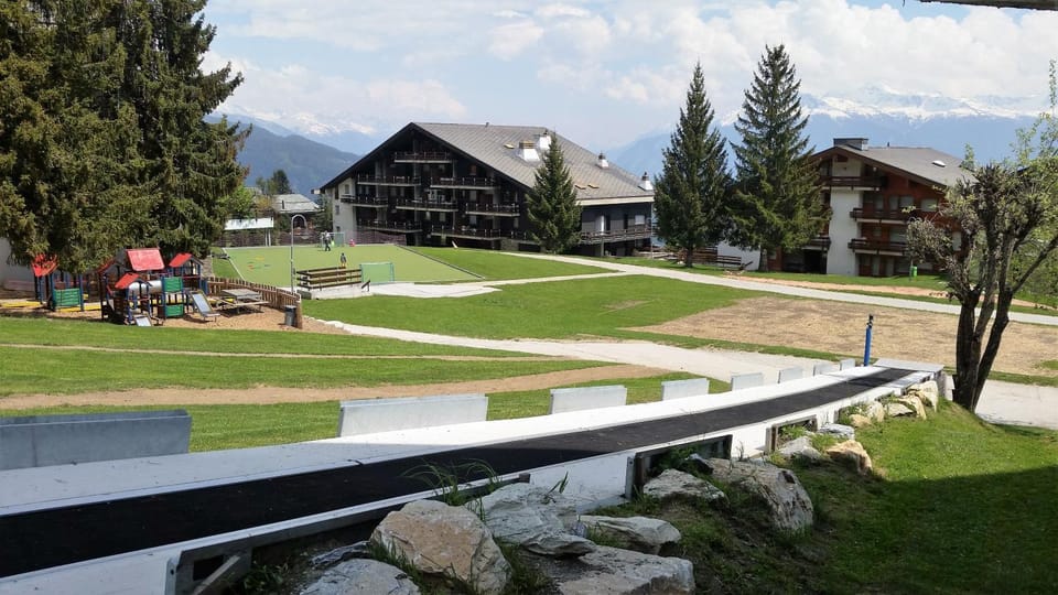 Nearby landmark, Summer