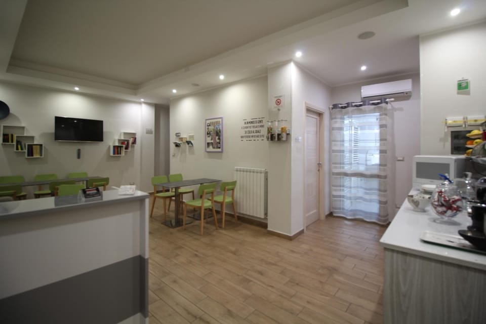 Communal lounge/ TV room