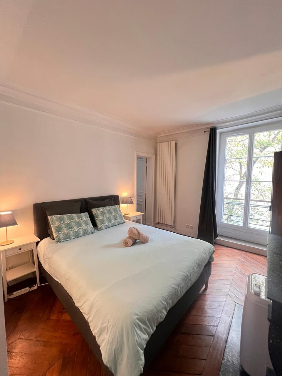 Real Parisian apartment with 2 bedrooms and AC Apartment in Paris