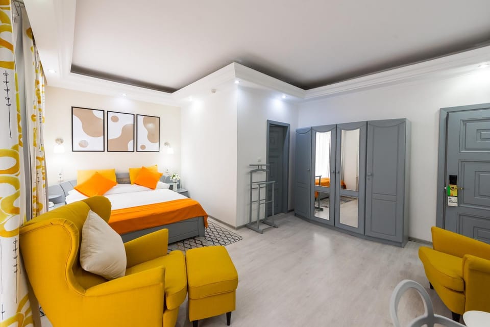 Bed, Living room, Photo of the whole room, Seating area, Bedroom, wardrobe