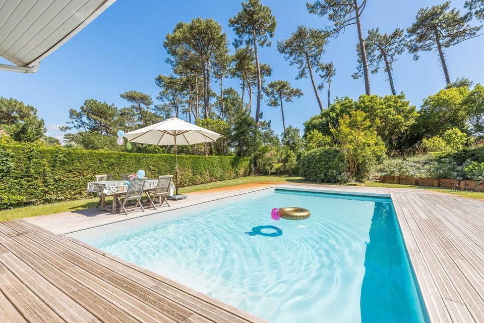 Swimming pool, Swimming pool