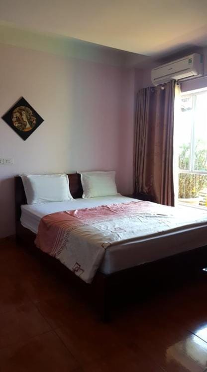 Hai Duong Guesthouse Bed and Breakfast in Laos
