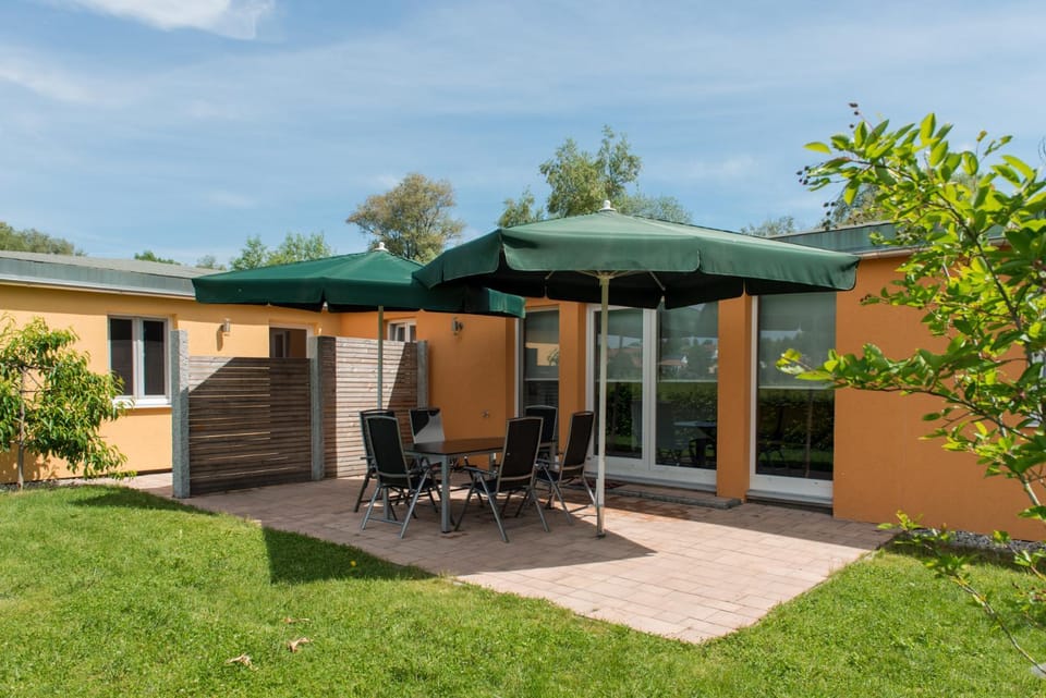 Facade/entrance, BBQ facilities, Garden, Balcony/Terrace