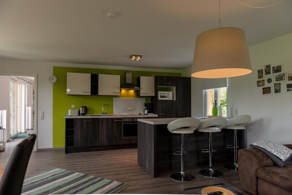 TV and multimedia, Kitchen or kitchenette, Living room, Dining area