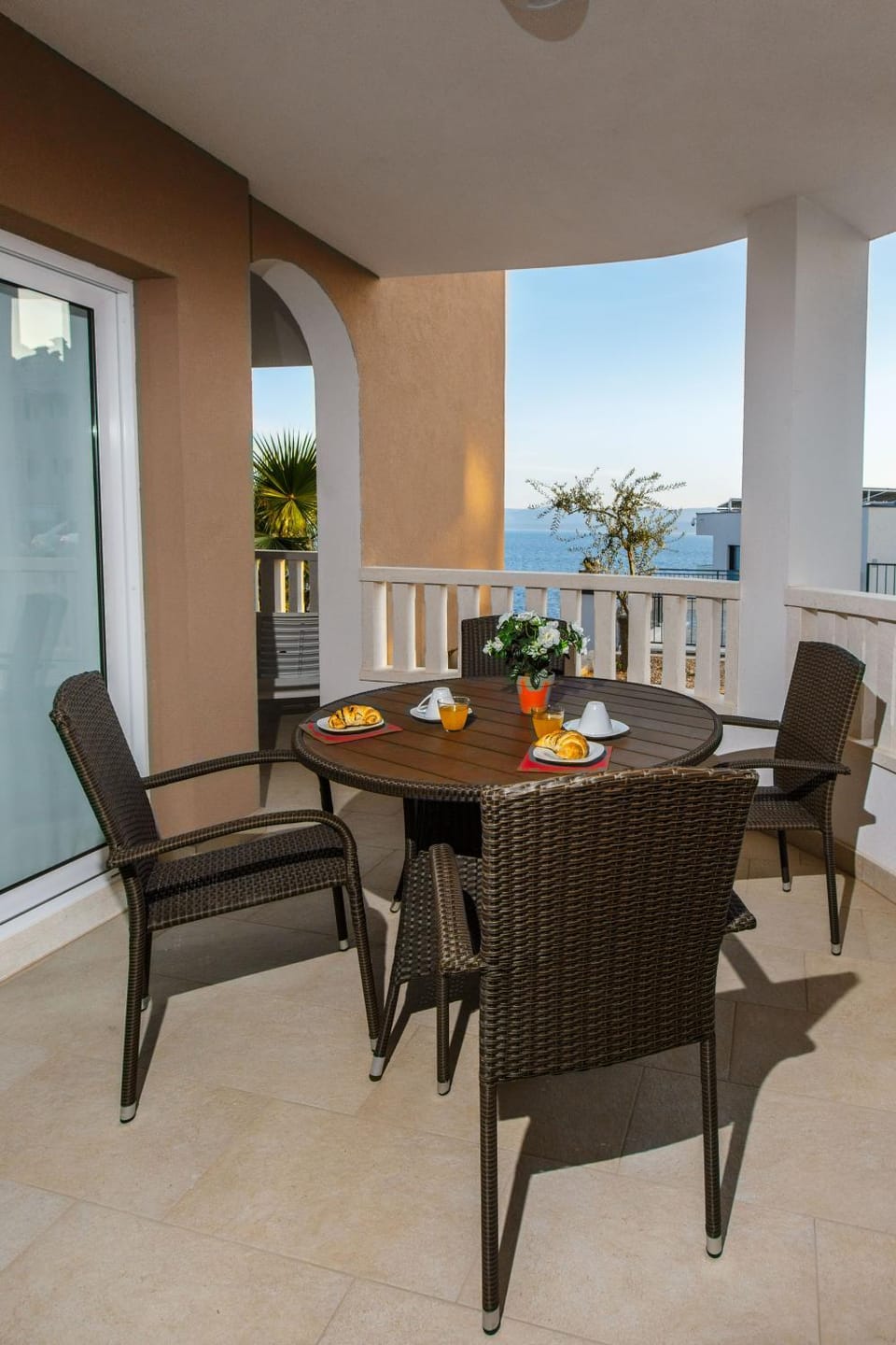 Balcony/Terrace, Dining area