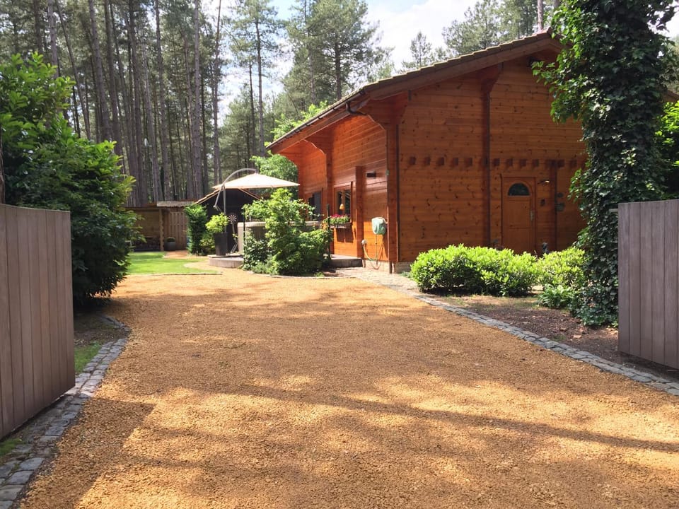 Facade/entrance, Garden