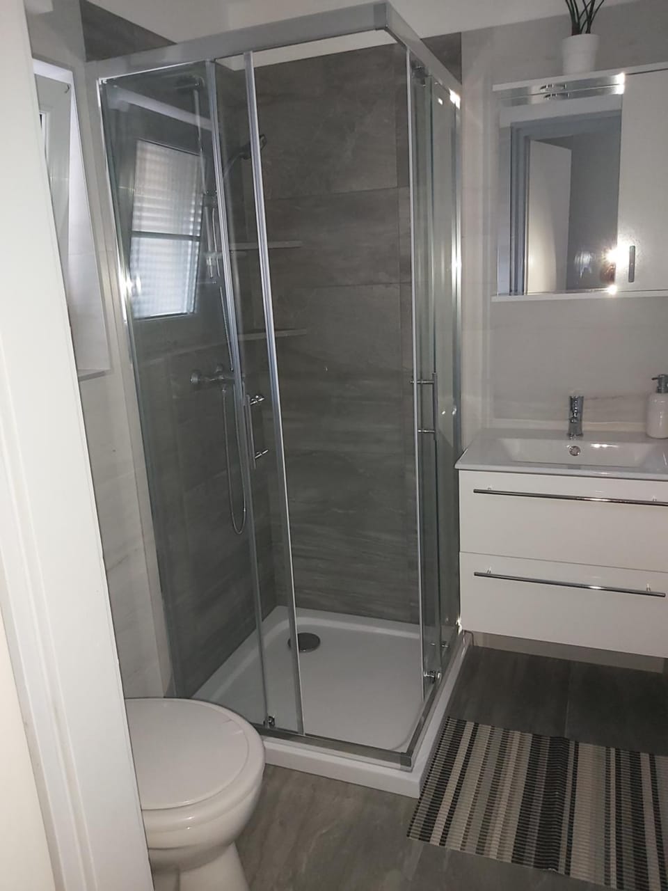 Shower, Toilet, Bathroom