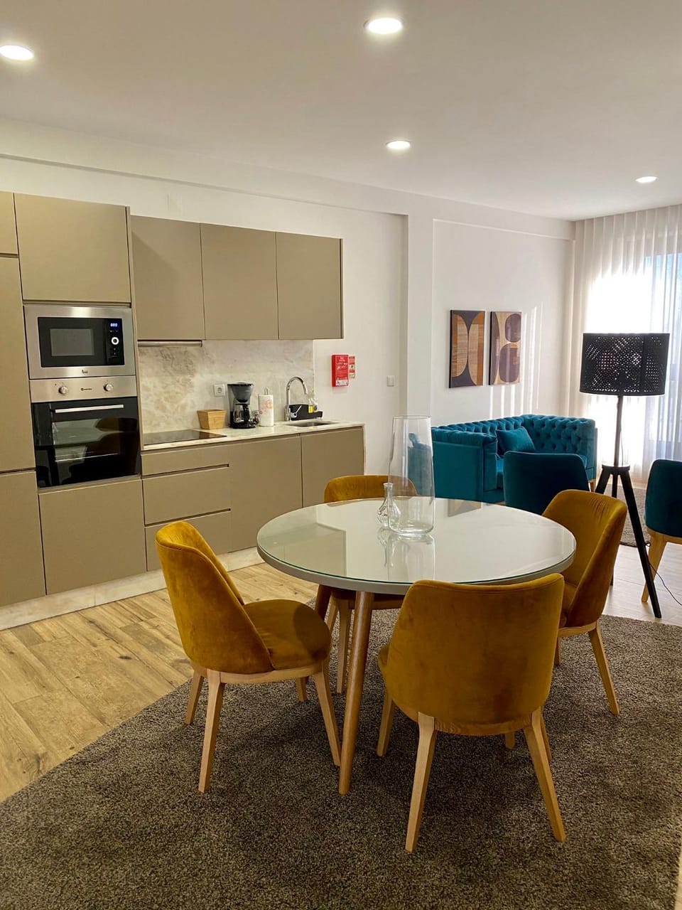 Kitchen or kitchenette, Living room, Seating area