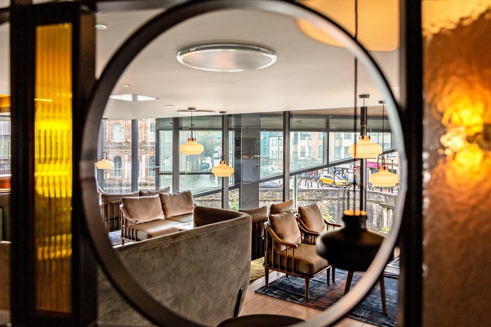 Lounge or bar, Seating area, Drinks