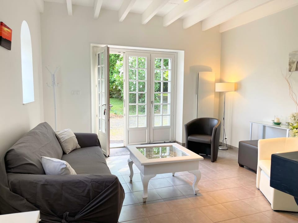 Living room, Garden view