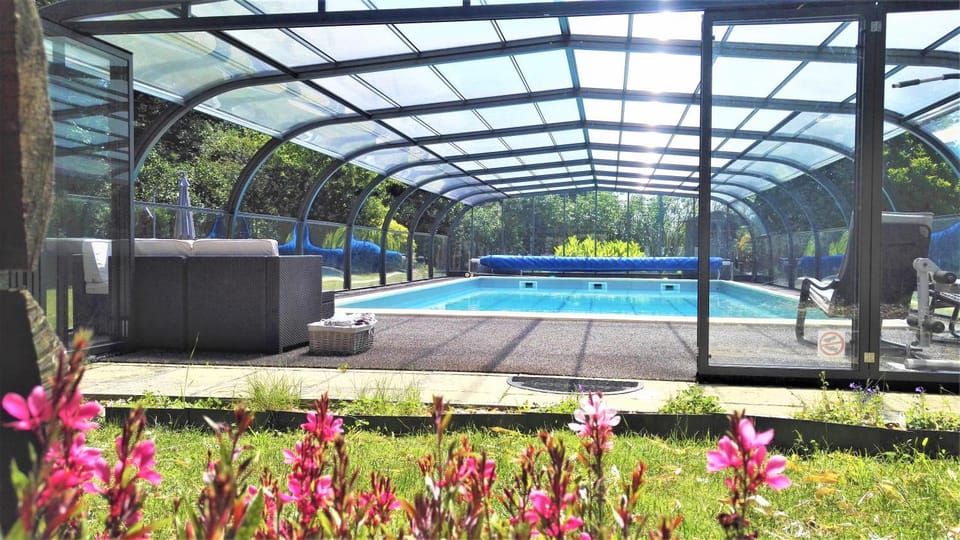Swimming pool, Swimming pool