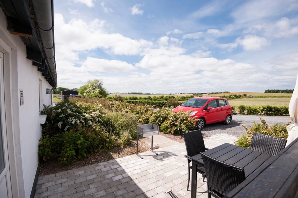 View (from property/room), Balcony/Terrace, Lake view