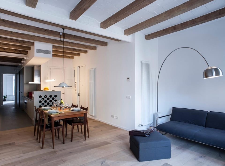 Villaroel · Modern flat in San Antoni Apartment in Barcelona