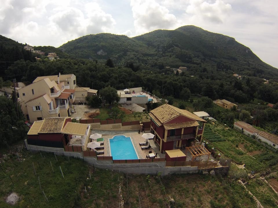 Bird's eye view, Balcony/Terrace, Landmark view, Mountain view, Pool view