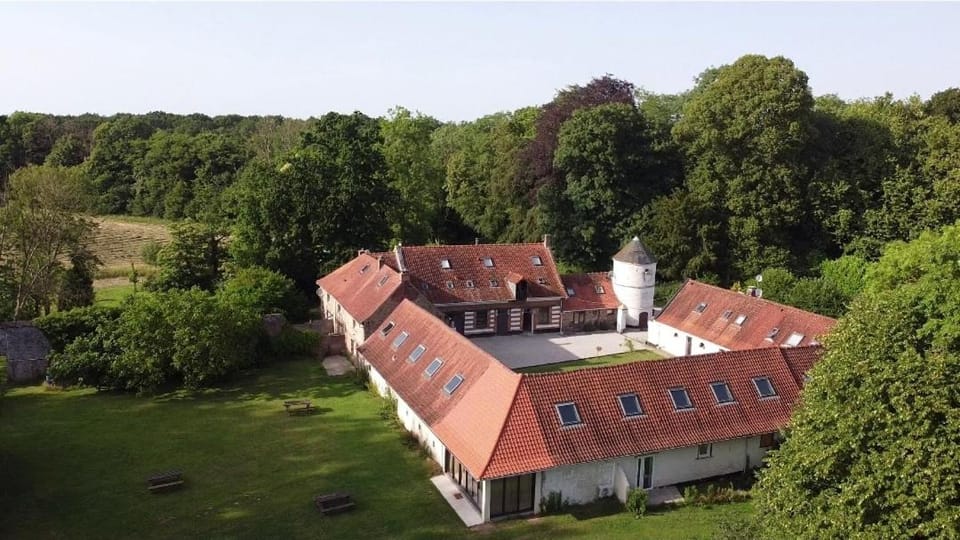 Piscine - Domaine de Wolphus - 15 min de la mer Campground/ 
RV Resort in Hauts-de-France