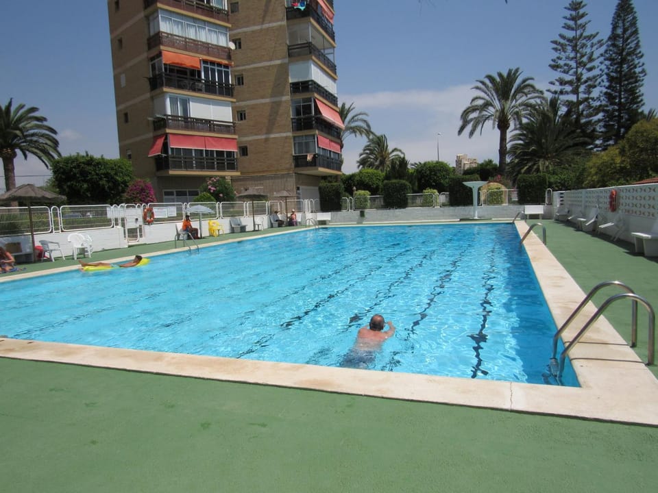 Swimming pool, Swimming pool