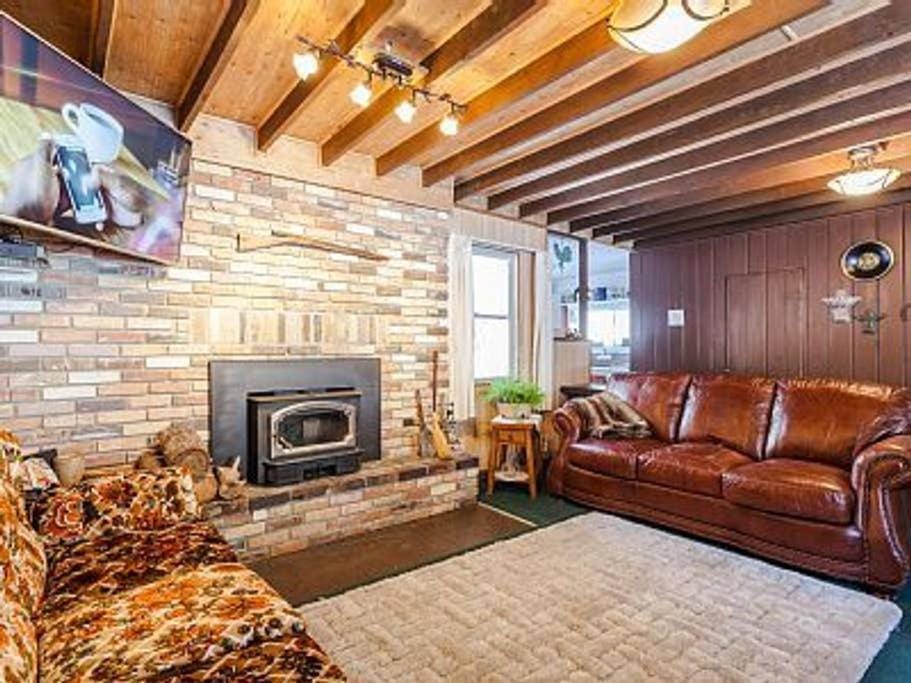 Living room, Seating area, fireplace