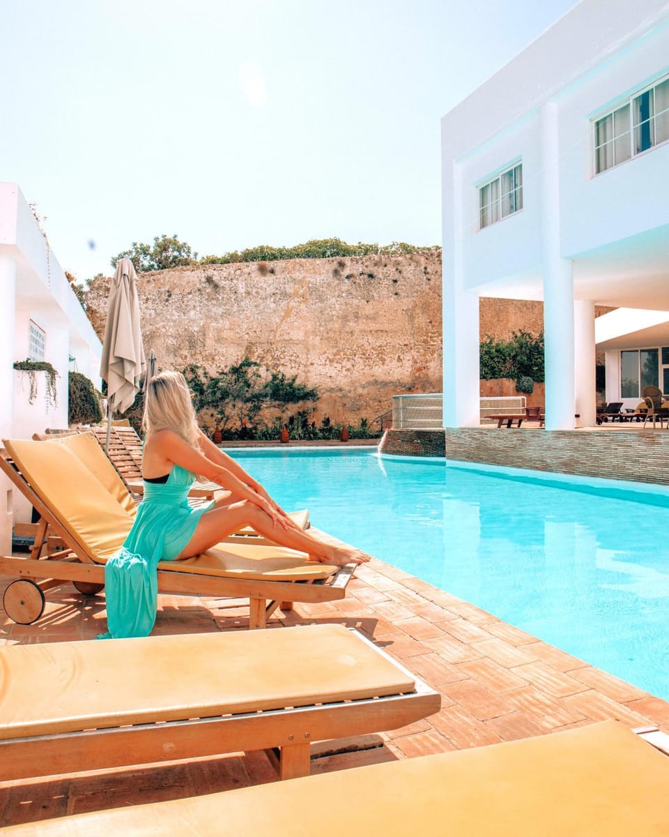Pool view, Swimming pool, sunbed