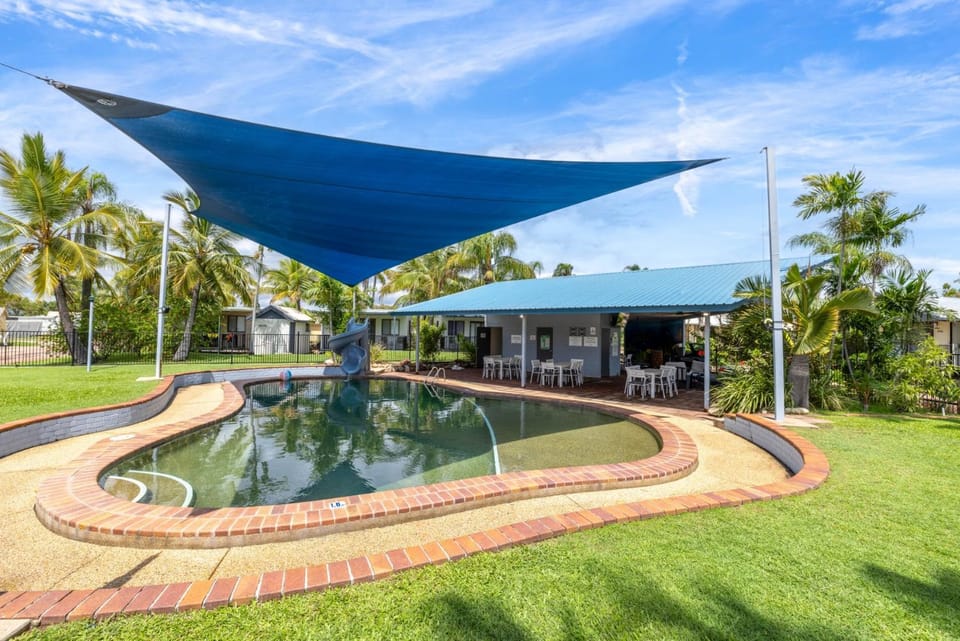 Townsville Lakes Holiday Park Campground/ 
RV Resort in Queensland