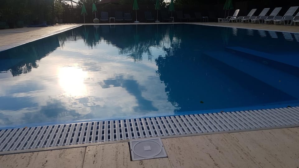 Pool view, Swimming pool