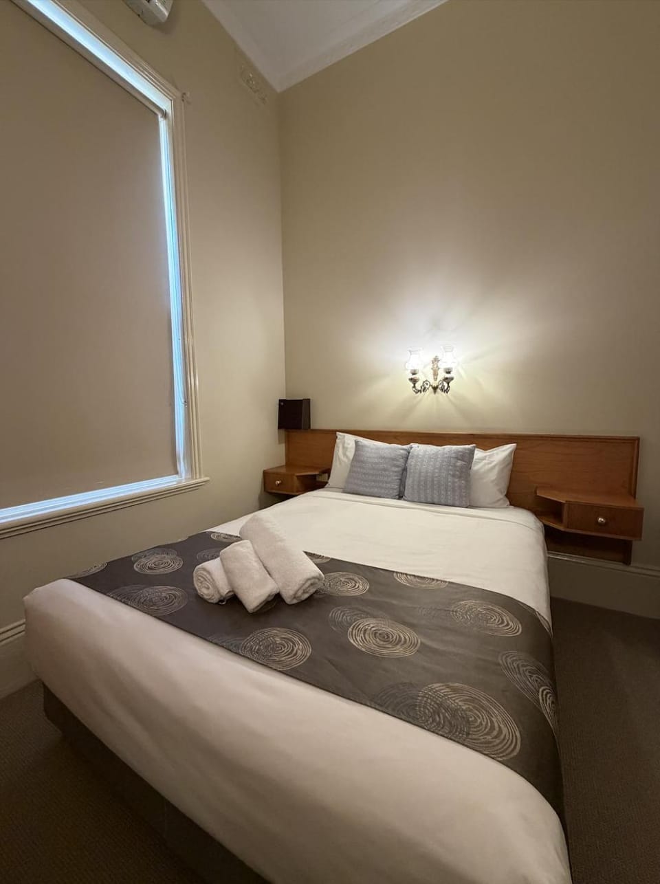 Campbell st Lodge Hotel in Castlemaine