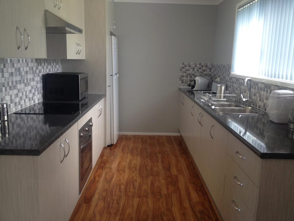 Coffee/tea facilities, Kitchen or kitchenette, Photo of the whole room