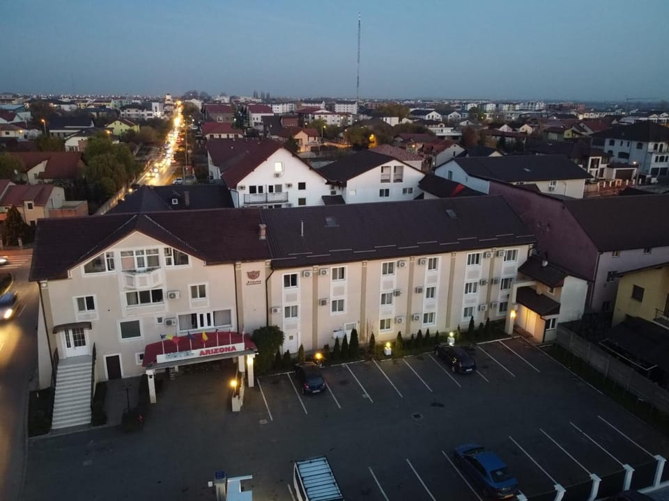 Property building, Day, Neighbourhood, Bird's eye view, City view, Street view, Location, Parking