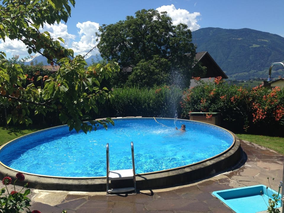 Swimming pool, Swimming pool