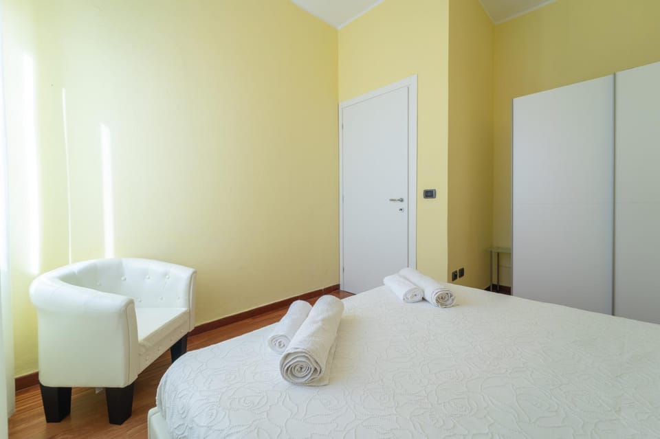 Bed, Photo of the whole room, Bedroom, towels, wardrobe