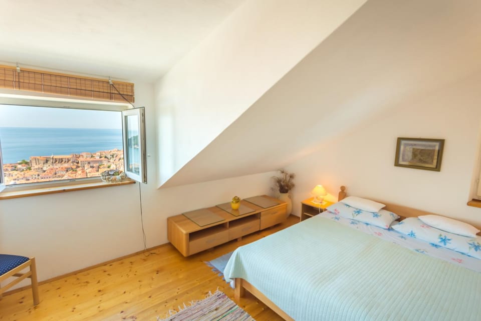 Bed, Bedroom, Sea view