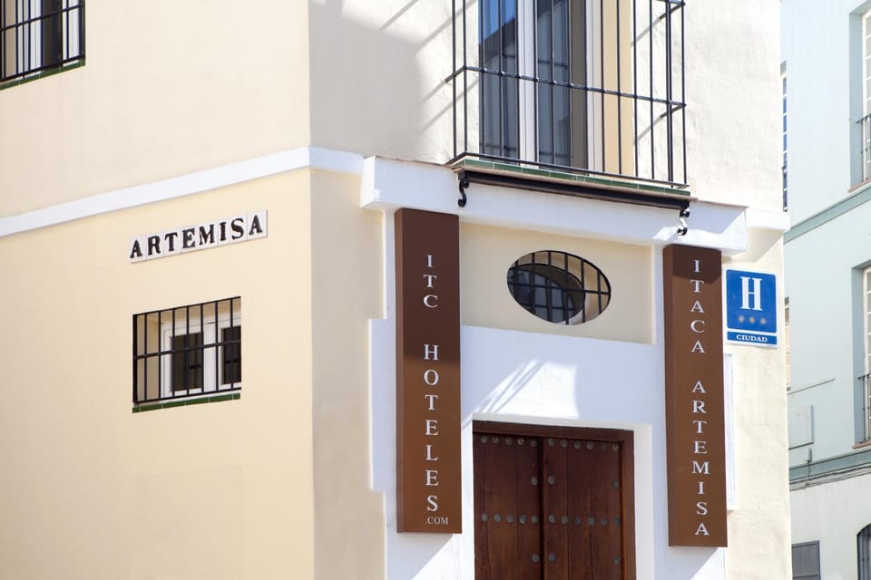 Property building, Facade/entrance