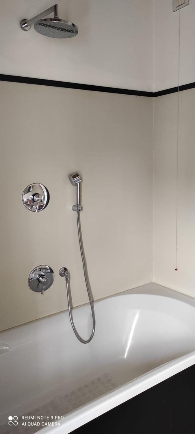 Shower, Bath