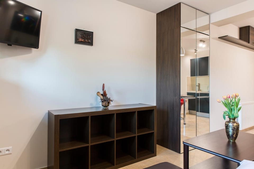 Kitchen or kitchenette, Bedroom